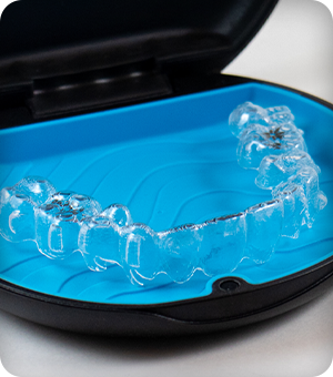 マウスピースは透明で目立たない見た目